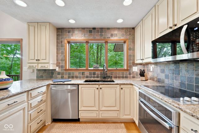 7215 Lion Drive, Nineveh, IN 46164
