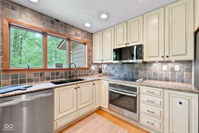 7215 Lion Drive, Nineveh, IN 46164