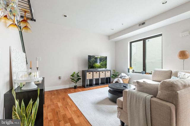 1605 RIDGE AVE, Philadelphia, PA 19130