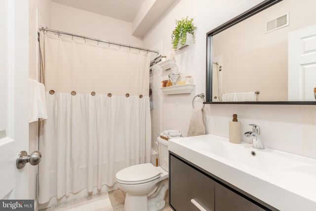 1605 RIDGE AVE, Philadelphia, PA 19130