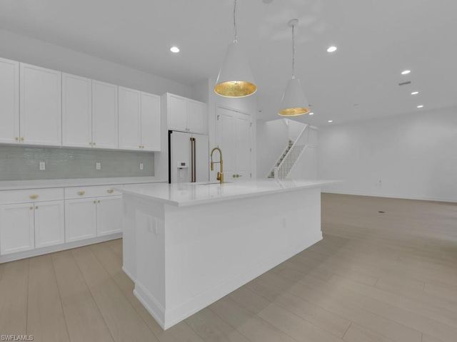 20581 Fair Oak LN, Estero, FL 33928