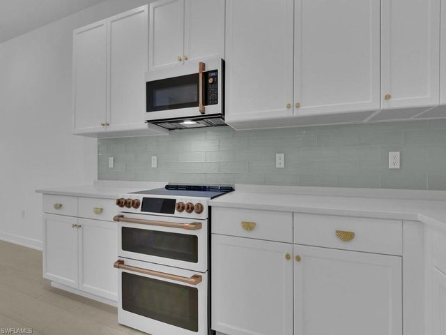 20581 Fair Oak LN, Estero, FL 33928