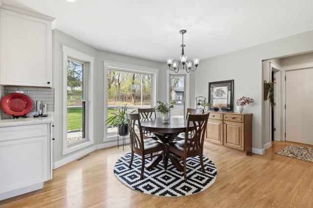 3015 Valleywood Drive SW, Rochester, MN 55902