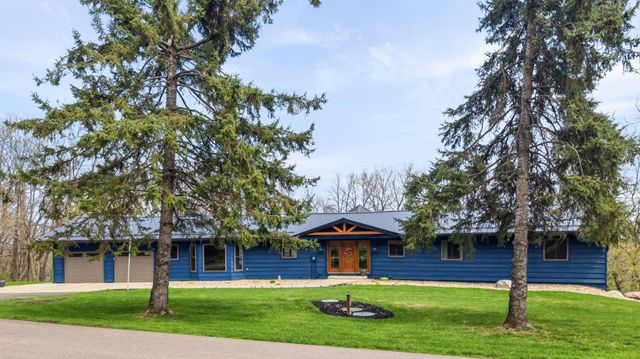3015 Valleywood Drive SW, Rochester, MN 55902