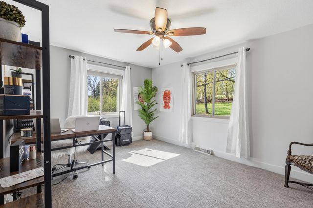 3015 Valleywood Drive SW, Rochester, MN 55902