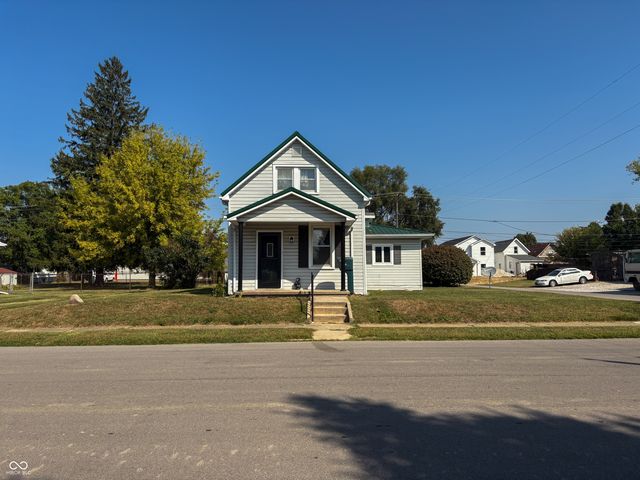 2334 S B Street, Elwood, IN 46036