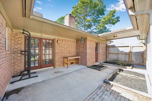 214 Tudor Court, Deer Park, TX 77536