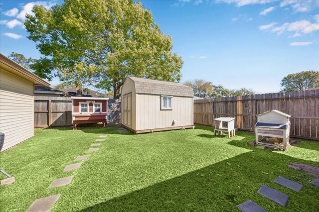 214 Tudor Court, Deer Park, TX 77536