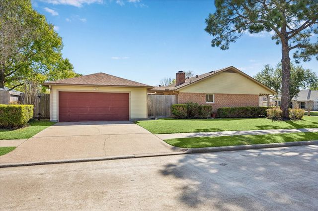 214 Tudor Court, Deer Park, TX 77536