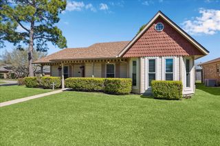 214 Tudor Court, Deer Park, TX 77536