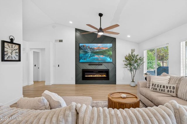 2313 E CORTEZ Drive, Gilbert, AZ 85234