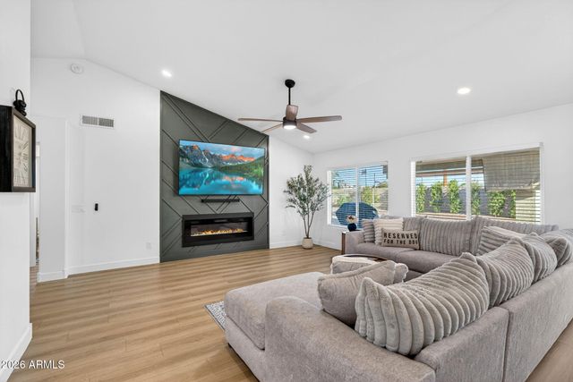 2313 E CORTEZ Drive, Gilbert, AZ 85234