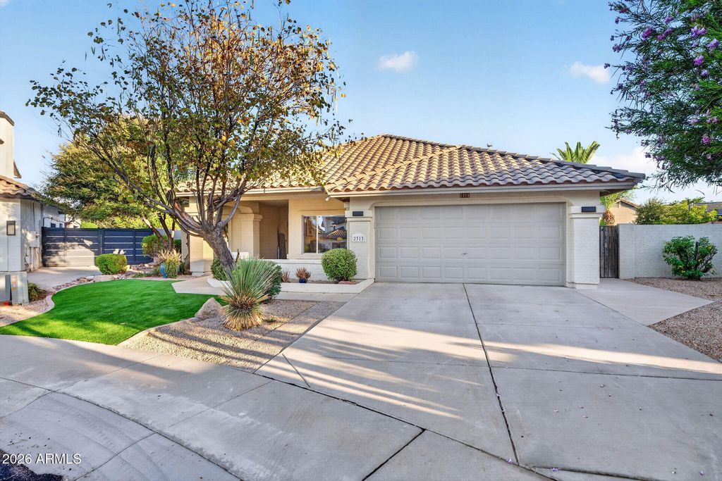 2313 E CORTEZ Drive, Gilbert, AZ 85234 — photo 2