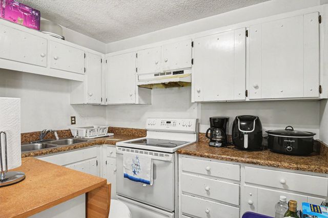 821 Netherlands Dr, Hermitage, TN 37076