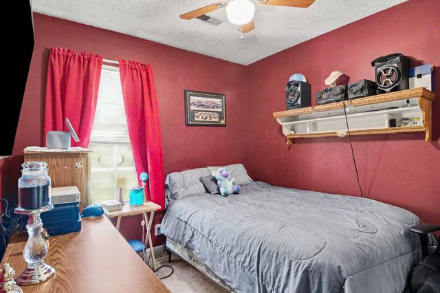 821 Netherlands Dr, Hermitage, TN 37076