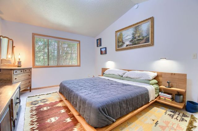 828 Woodland Drive, Mahtomedi, MN 55115
