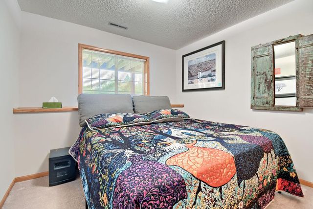 828 Woodland Drive, Mahtomedi, MN 55115