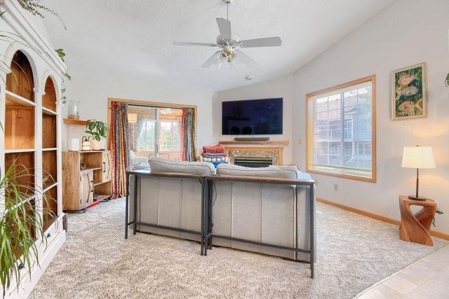 828 Woodland Drive, Mahtomedi, MN 55115