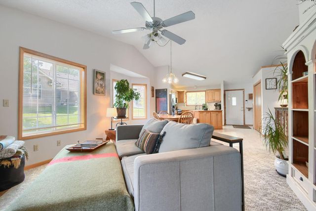 828 Woodland Drive, Mahtomedi, MN 55115