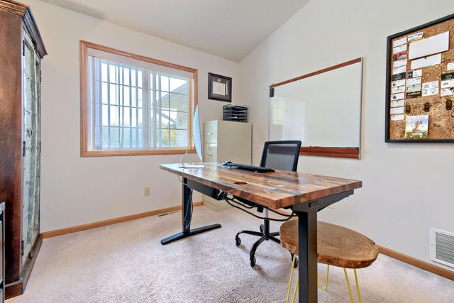 828 Woodland Drive, Mahtomedi, MN 55115