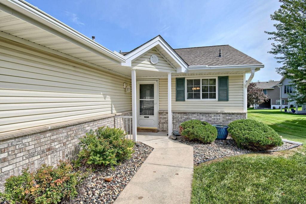 828 Woodland Drive, Mahtomedi, MN 55115 — exterior