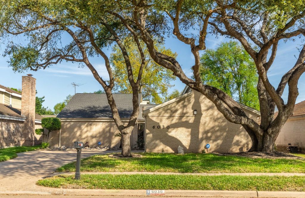 6030 Gallant Forest Drive, Houston, TX 77088