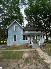 110 N Grover Avenue, Alma, MI 48801