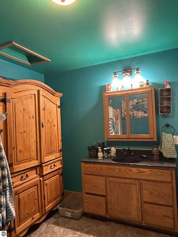 Image 12 of property listing at 110 N Grover Avenue, Alma, MI 48801