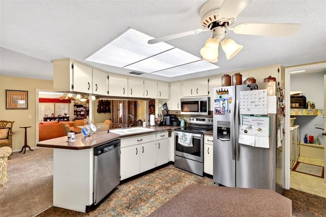 10936 N AIRWAY LOOP, Citrus Springs, FL 34434
