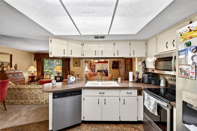 10936 N AIRWAY LOOP, Citrus Springs, FL 34434