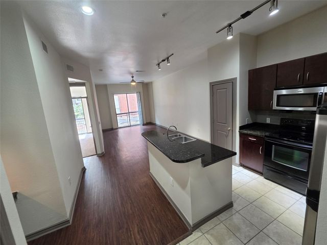 3616 Richmond 2112, Houston, TX 77046