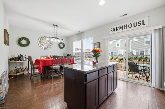 212 Breccia LN, Virginia Beach, VA 23462