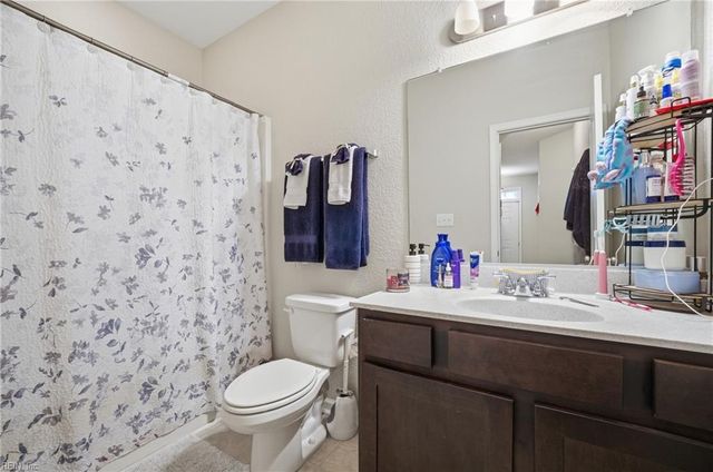 212 Breccia LN, Virginia Beach, VA 23462