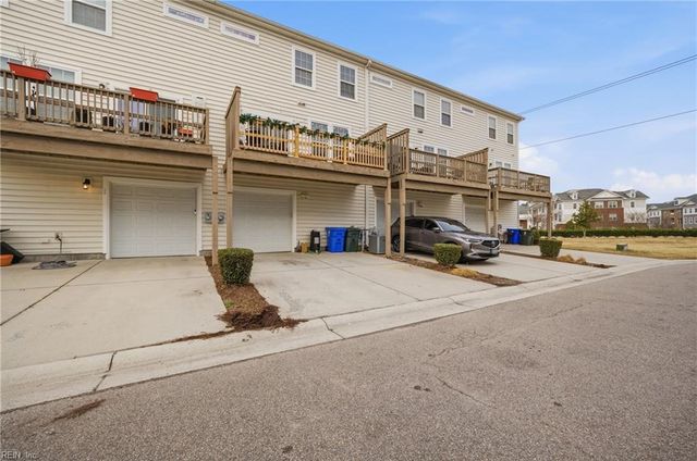 212 Breccia LN, Virginia Beach, VA 23462