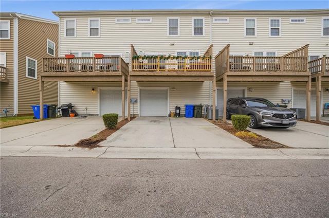 212 Breccia LN, Virginia Beach, VA 23462