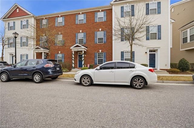 212 Breccia LN, Virginia Beach, VA 23462