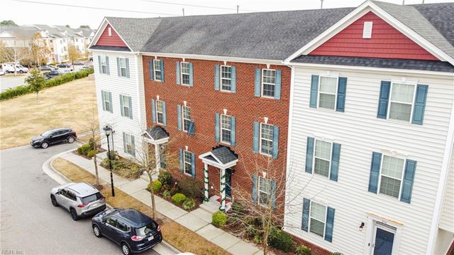 212 Breccia LN, Virginia Beach, VA 23462