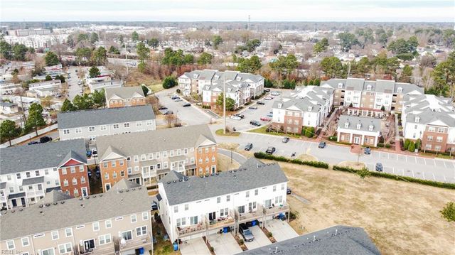 212 Breccia LN, Virginia Beach, VA 23462