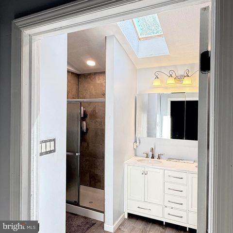 866 HUNTERS DR, Woodbury, NJ 08096