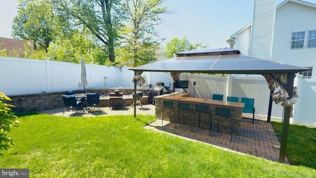 866 HUNTERS DR, Woodbury, NJ 08096