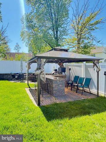 866 HUNTERS DR, Woodbury, NJ 08096