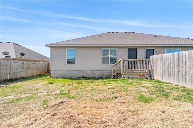 103 Foxglove Street, Centerton, AR 72719
