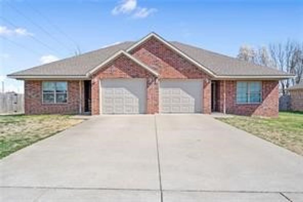 103 Foxglove Street, Centerton, AR 72719