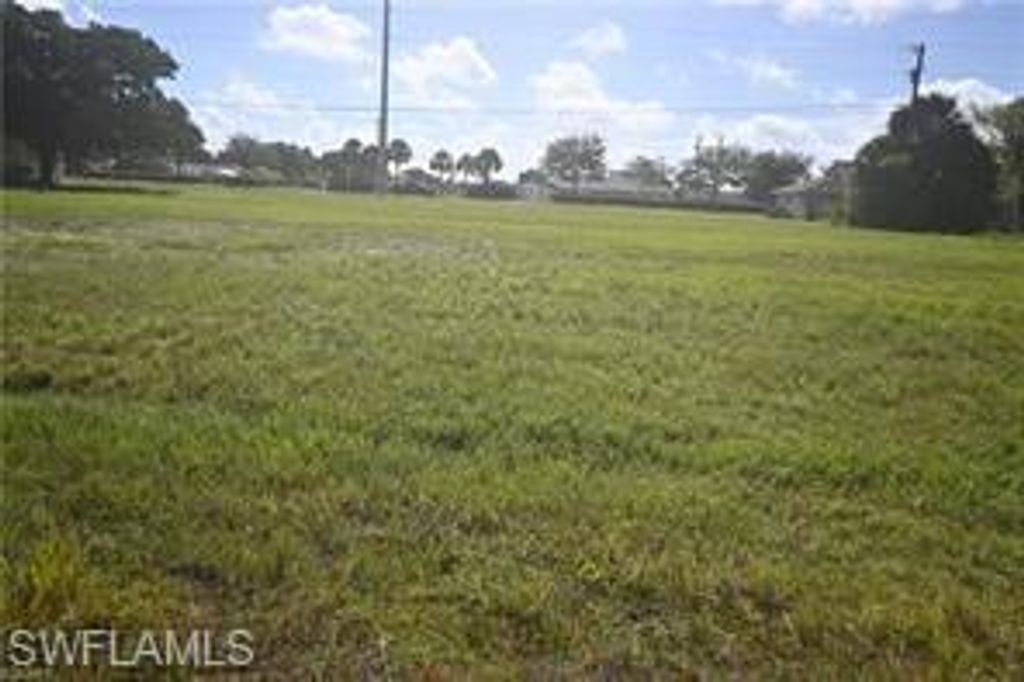 1937 SW Santa Barbara PL, Cape Coral, FL 33991