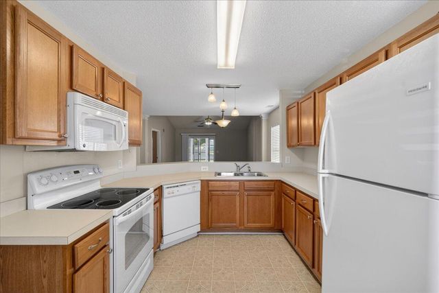 7360 Suncatcher Drive, Hanahan, SC 29410