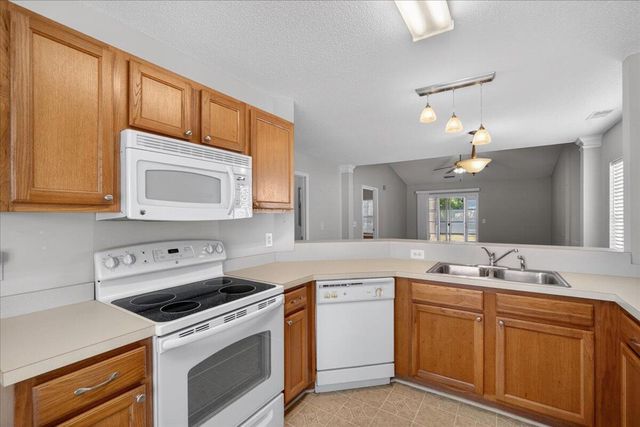 7360 Suncatcher Drive, Hanahan, SC 29410