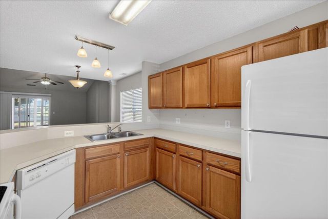 7360 Suncatcher Drive, Hanahan, SC 29410