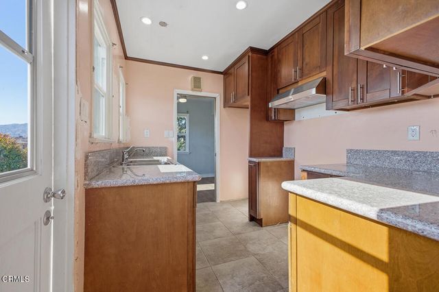 1205 Tyler Street, Glendale, CA 91205