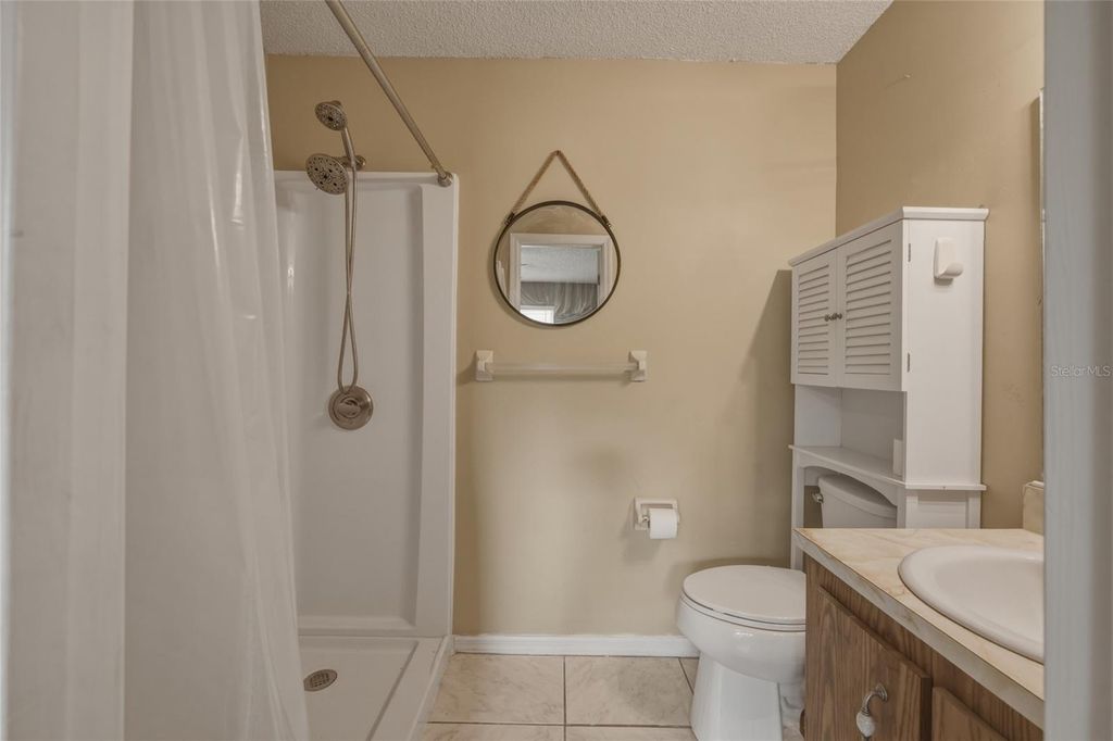 Image 15 of property listing at 4265 NE 25 TERRACE, Ocala, FL 34479