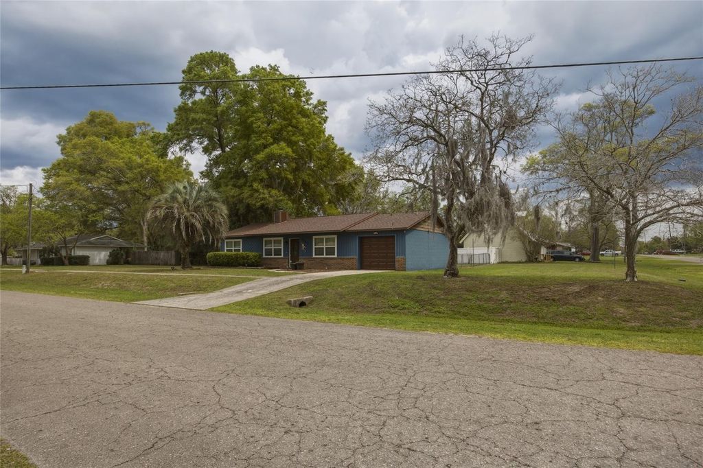 Image 27 of property listing at 4265 NE 25 TERRACE, Ocala, FL 34479